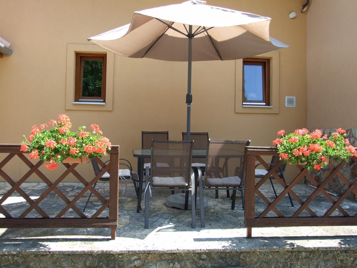 Olze Panzio Bed & Breakfast Erdobenye Exterior photo